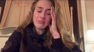 Las Vegas konserlerini iptal eden Adele, hayranlarından gözyaşları içinde özür diledi
