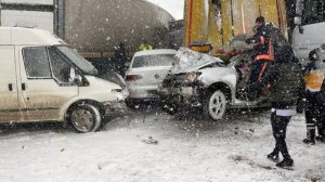 Mardin'de 10 araç birbirine girdi: 2 kişi öldü, 10 kişi yaralandı