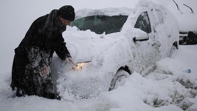 Meteoroloji 24 Ocak raporunu yayımladı! İstanbul'da bugün de yoğun kar yağışı bekleniyor