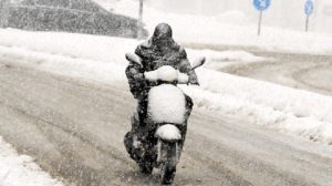 Son Dakika: İstanbul'daki yoğun kar yağışı nedeniyle motosiklet ve elektrikli scooterlar sonraki duyuruya kadar kullanılamayacak