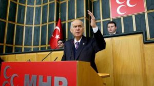 Son Dakika! MHP lideri Bahçeli'den Sezen Aksu'ya sert tepki: Serçeysen serçeliğini bil, sakın kuzgunluğa heves etme