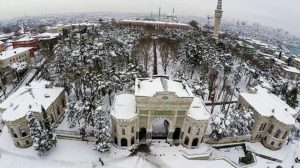Son Dakika: Yoğun kar yağışı nedeniyle İstanbul'daki üniversitelere 2 gün ara verildi