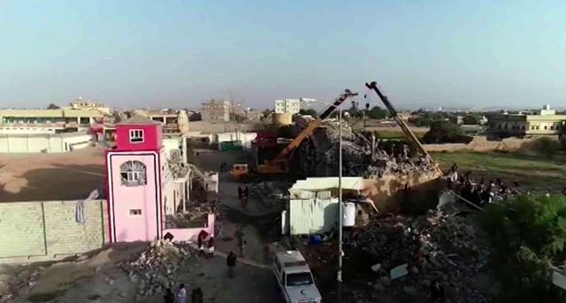 Yemen'de geçici gözaltı merkezine hava saldırısı: 70 ölü